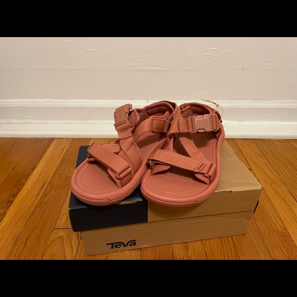 Teva Hurricane Verge Women’s Size 7 NWT